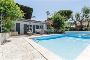 villa à la vente -   06600  ANTIBES, surface 150 m2 vente villa - UBI481381643